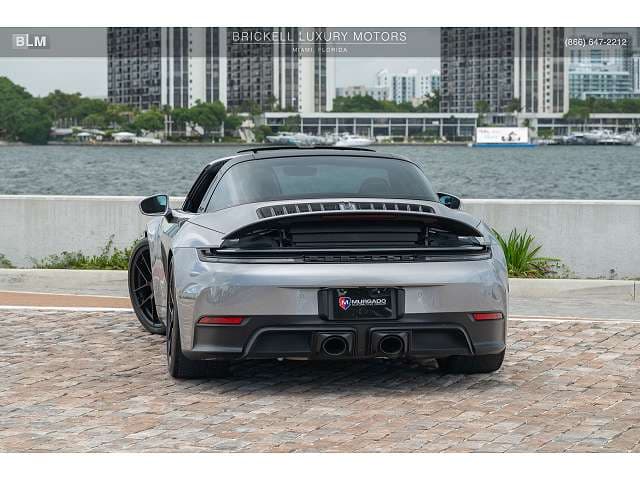 2025 Porsche 911 photo 3