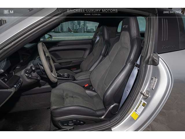 2025 Porsche 911 photo 4