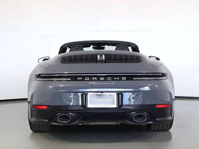 2025 Porsche 911 photo 3