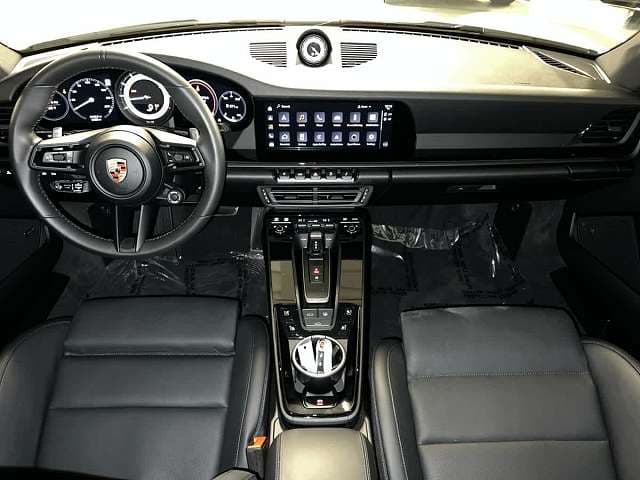 2024 Porsche 911 photo 2