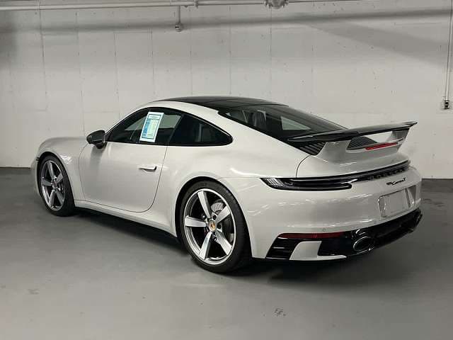 2024 Porsche 911 photo 3