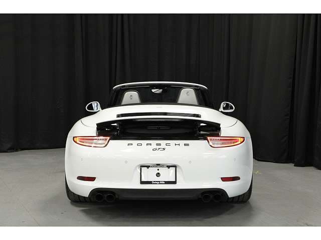 2016 Porsche 911 photo 3