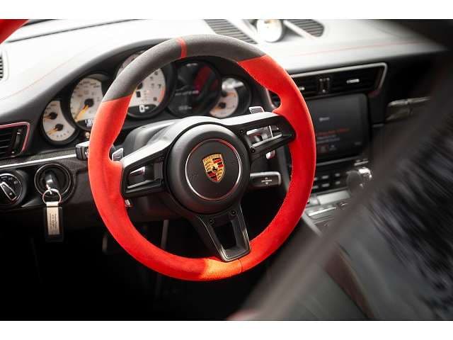 2018 Porsche 911 photo 2