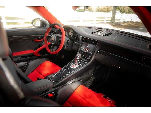 2018 Porsche 911 photo 4