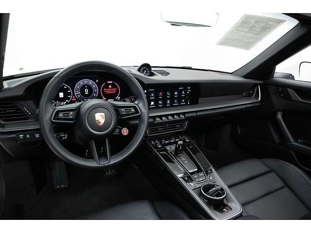 2025 Porsche 911 photo 2