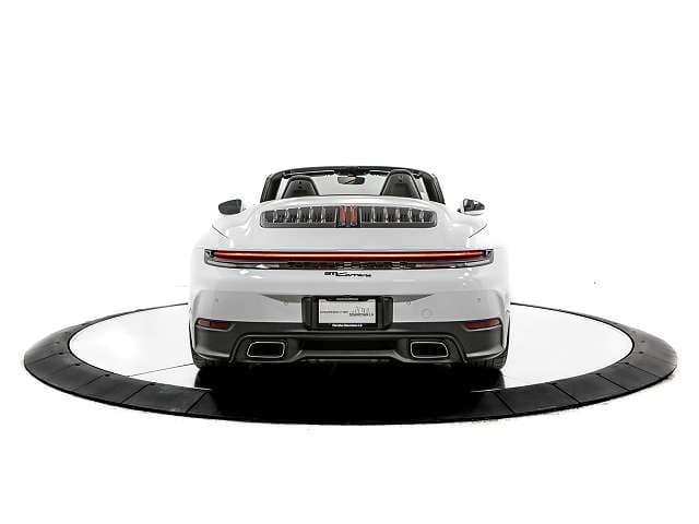2025 Porsche 911 photo 3