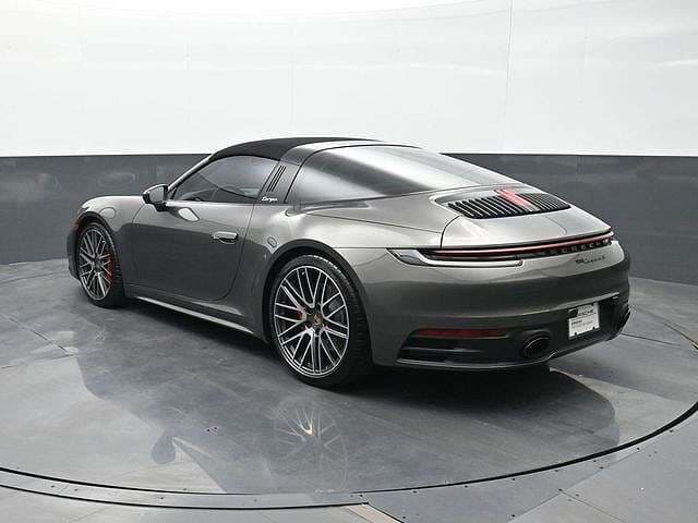 2024 Porsche 911 photo 3