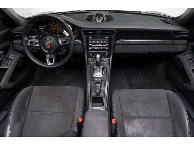 2017 Porsche 911 photo 2