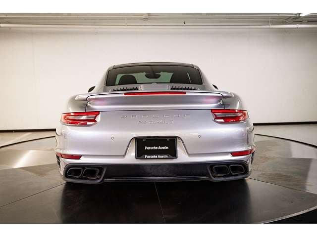 2017 Porsche 911 photo 3
