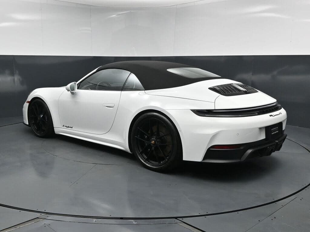 2026 Porsche 911 photo 3