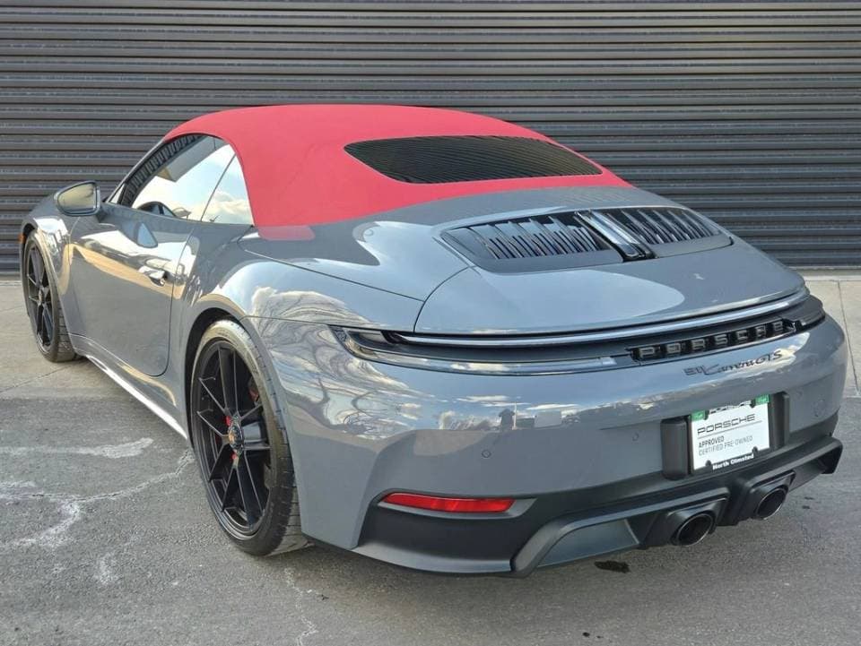 2025 Porsche 911 photo 2