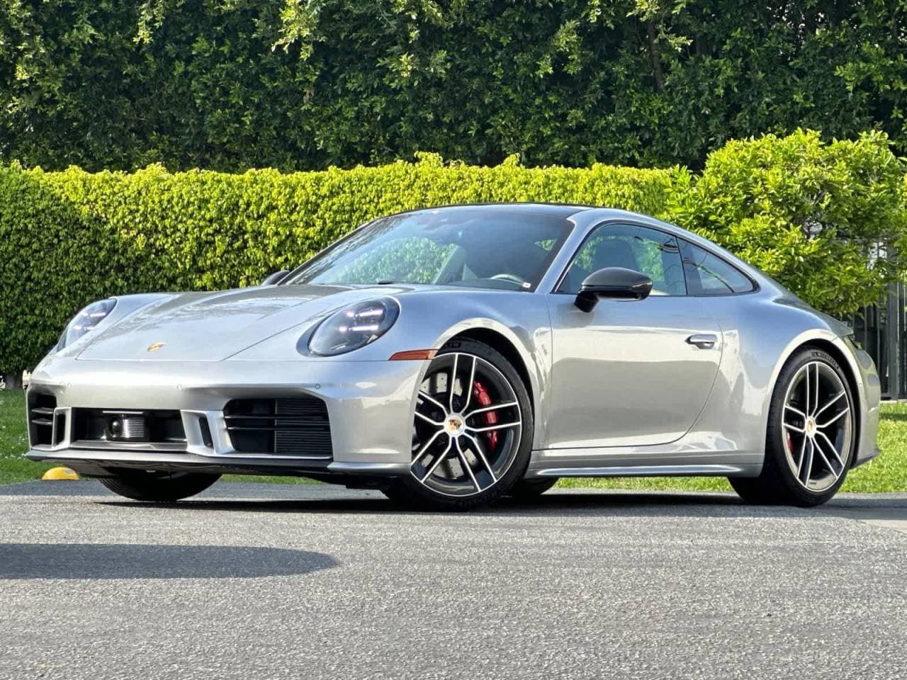 2025 Porsche 911 photo 1