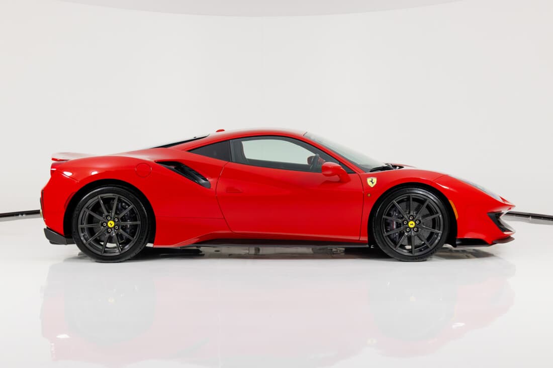 2019 Ferrari 488 photo 2