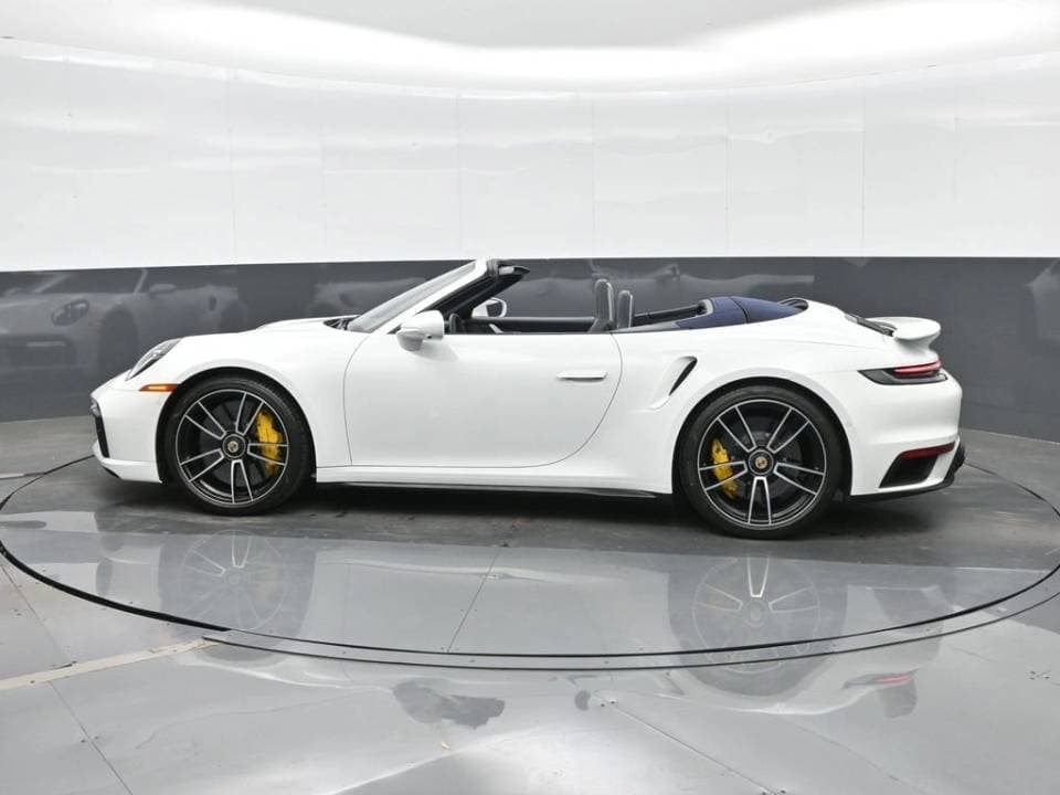 2024 Porsche 911 photo 2