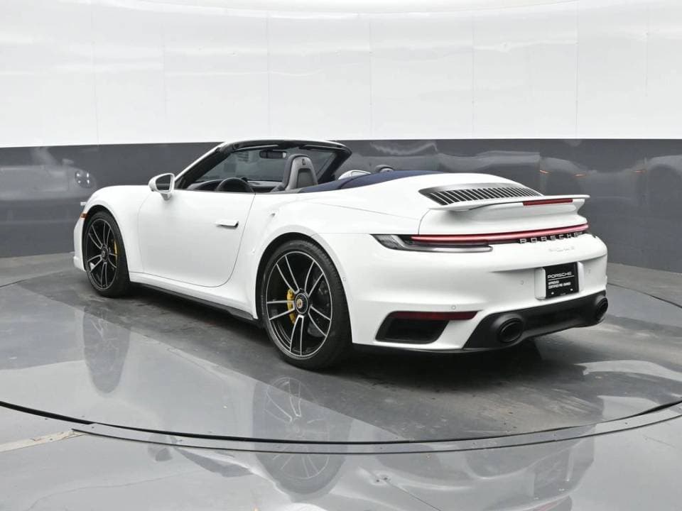 2024 Porsche 911 photo 3