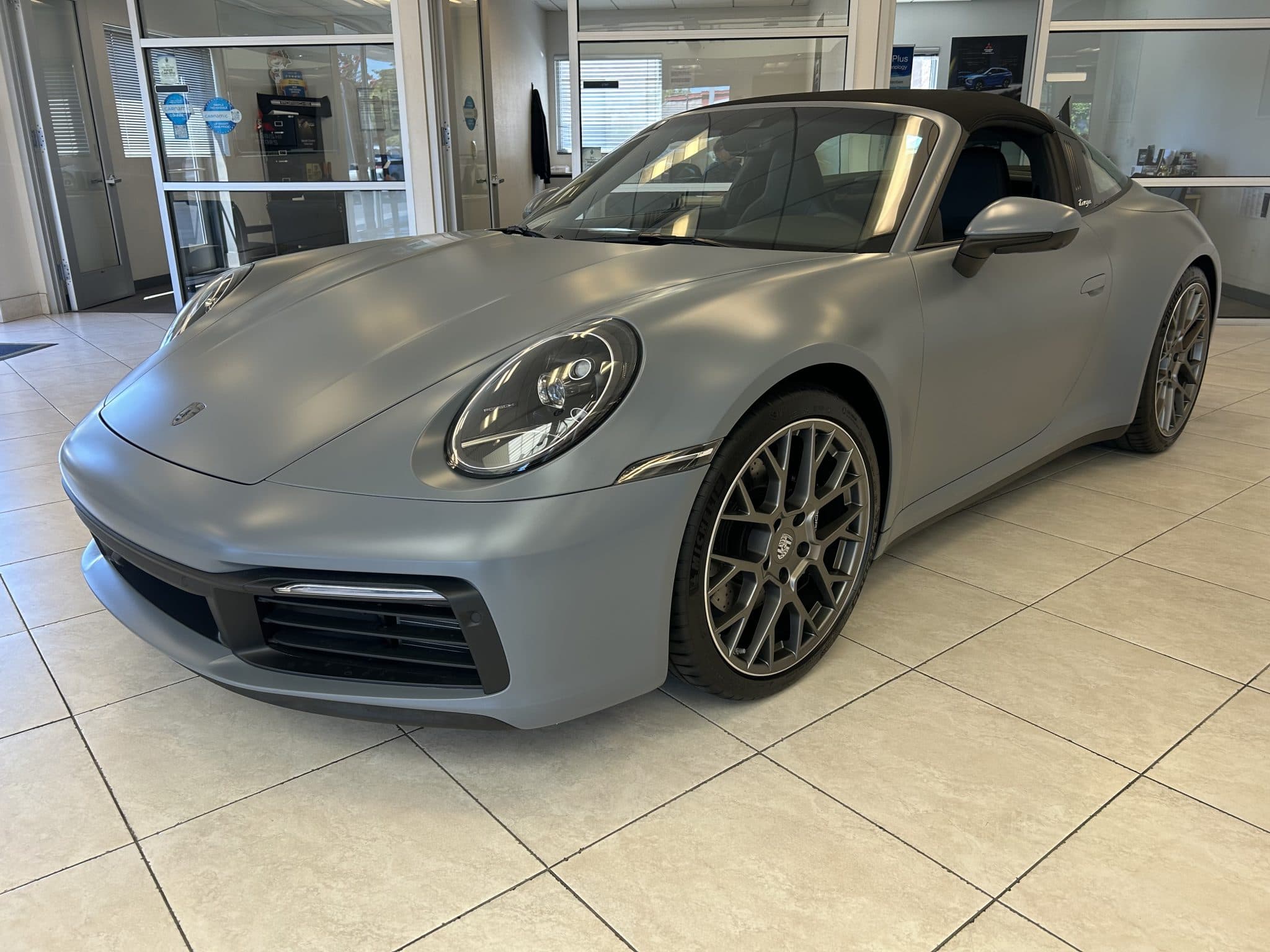 2024 Porsche 911 photo 2