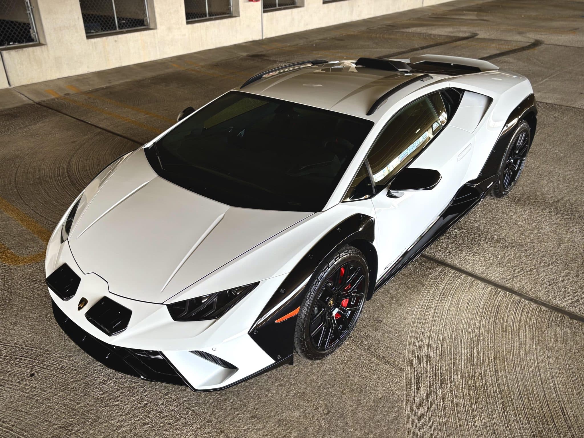 2024 Lamborghini Huracan photo 3