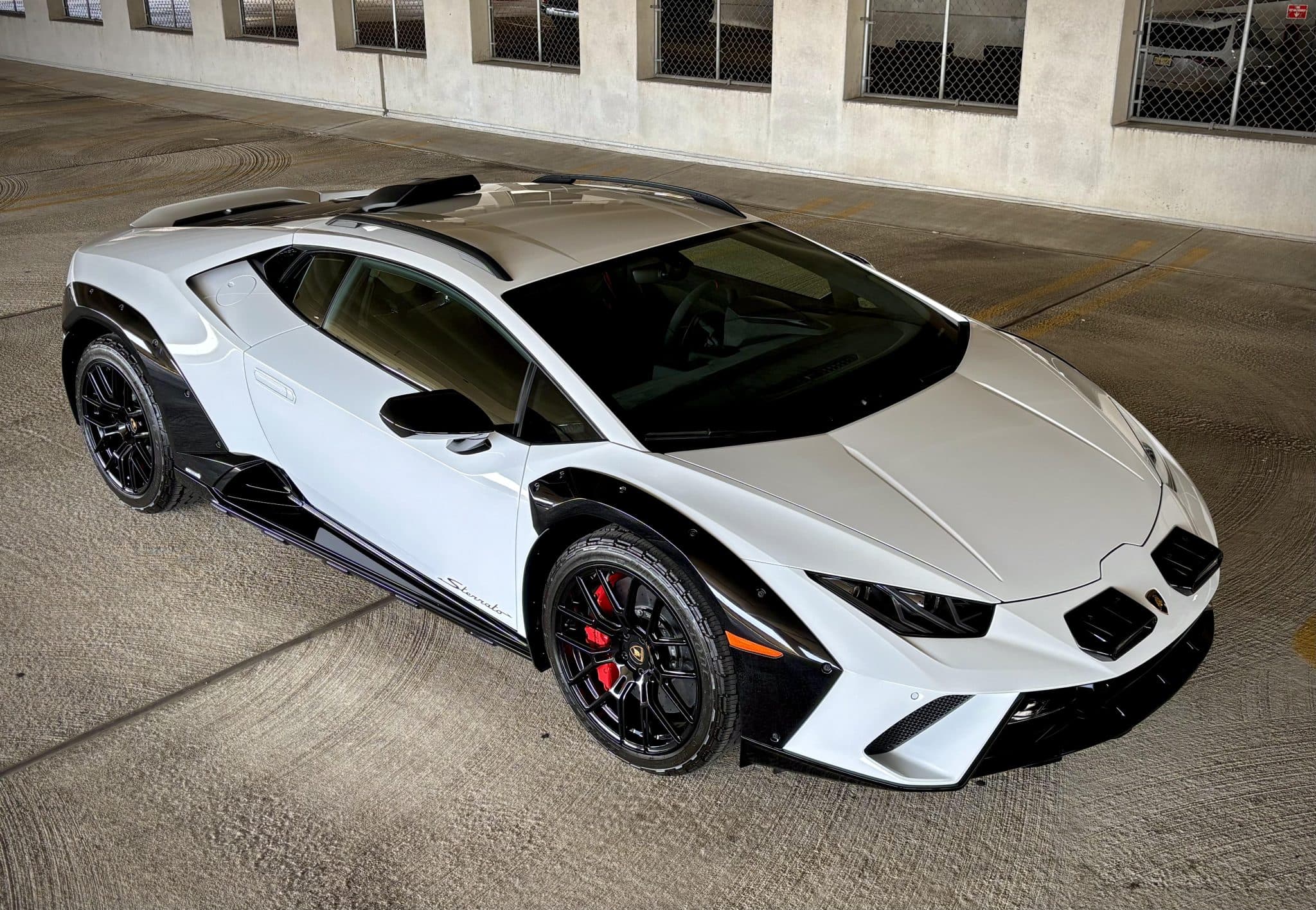 2024 Lamborghini Huracan photo 4