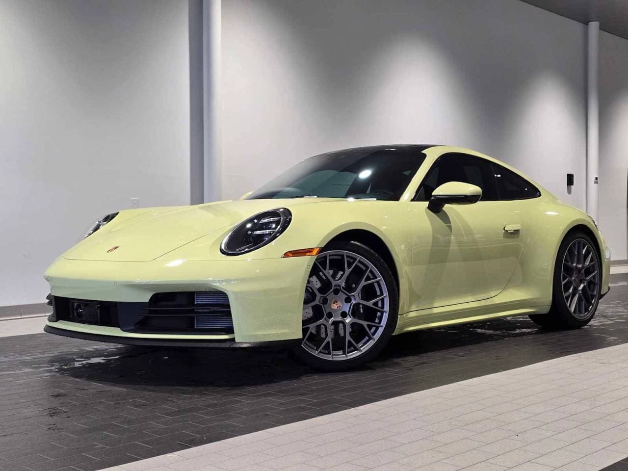 2017 Porsche 911 photo 2