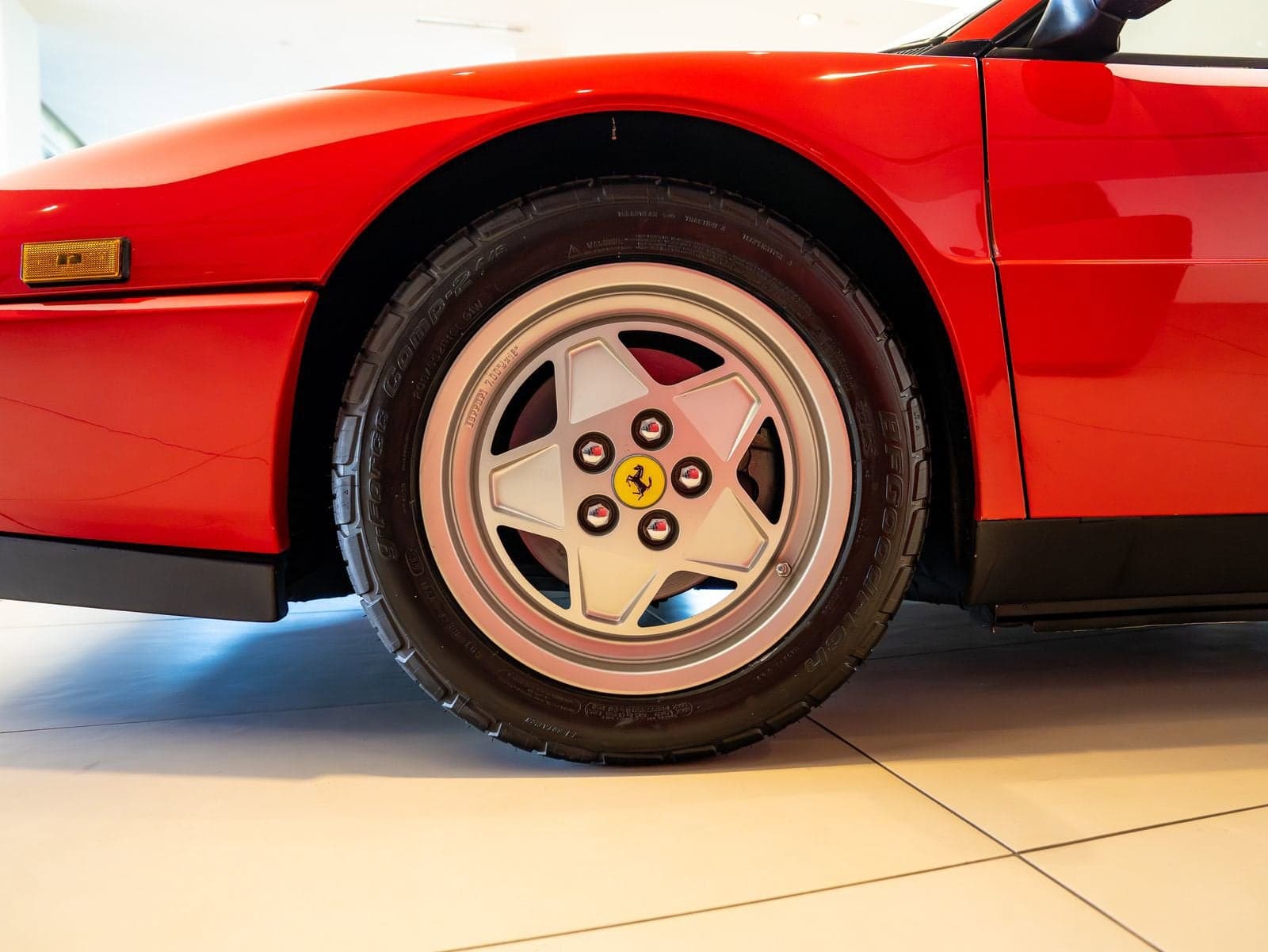 1989 Ferrari Mondial photo 3