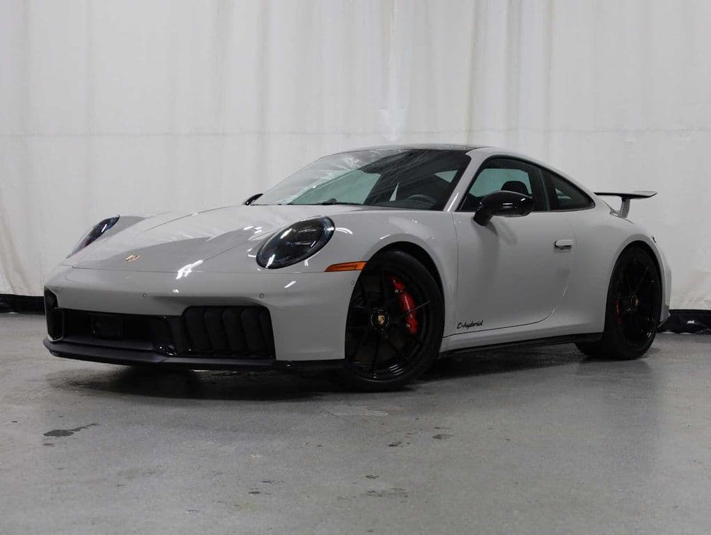 2026 Porsche 911 photo 2