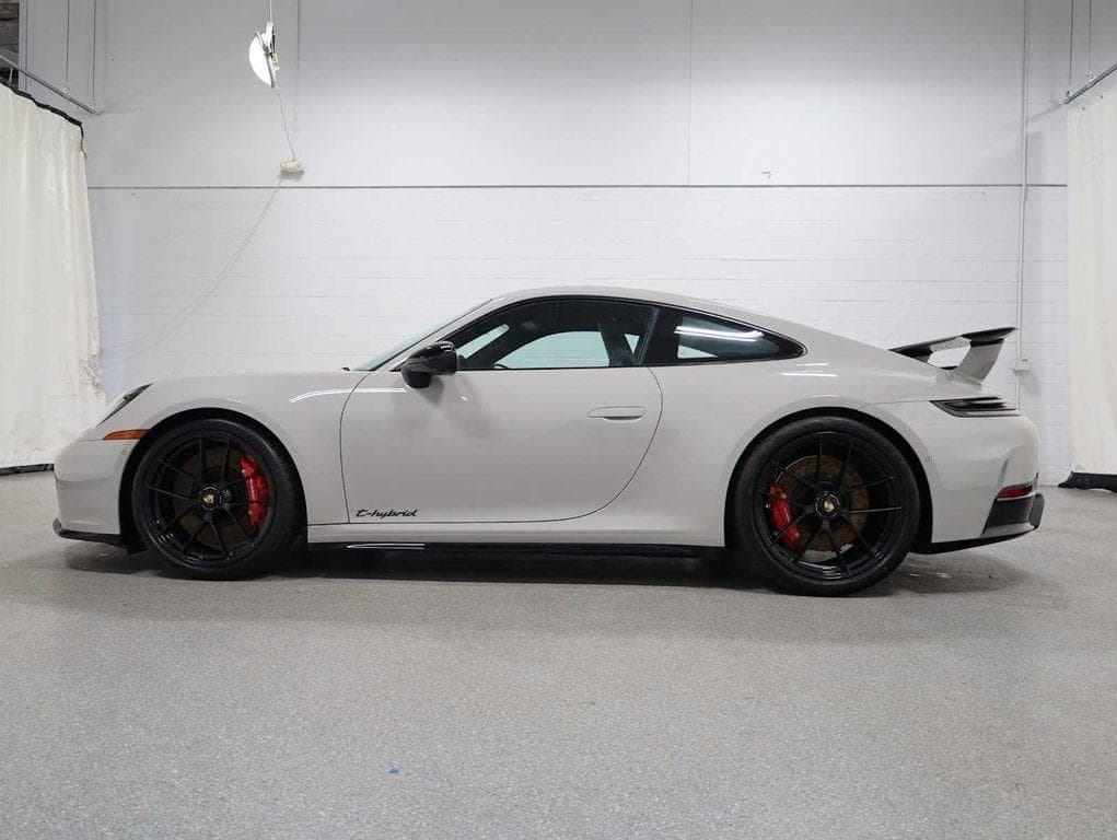 2026 Porsche 911 photo 3