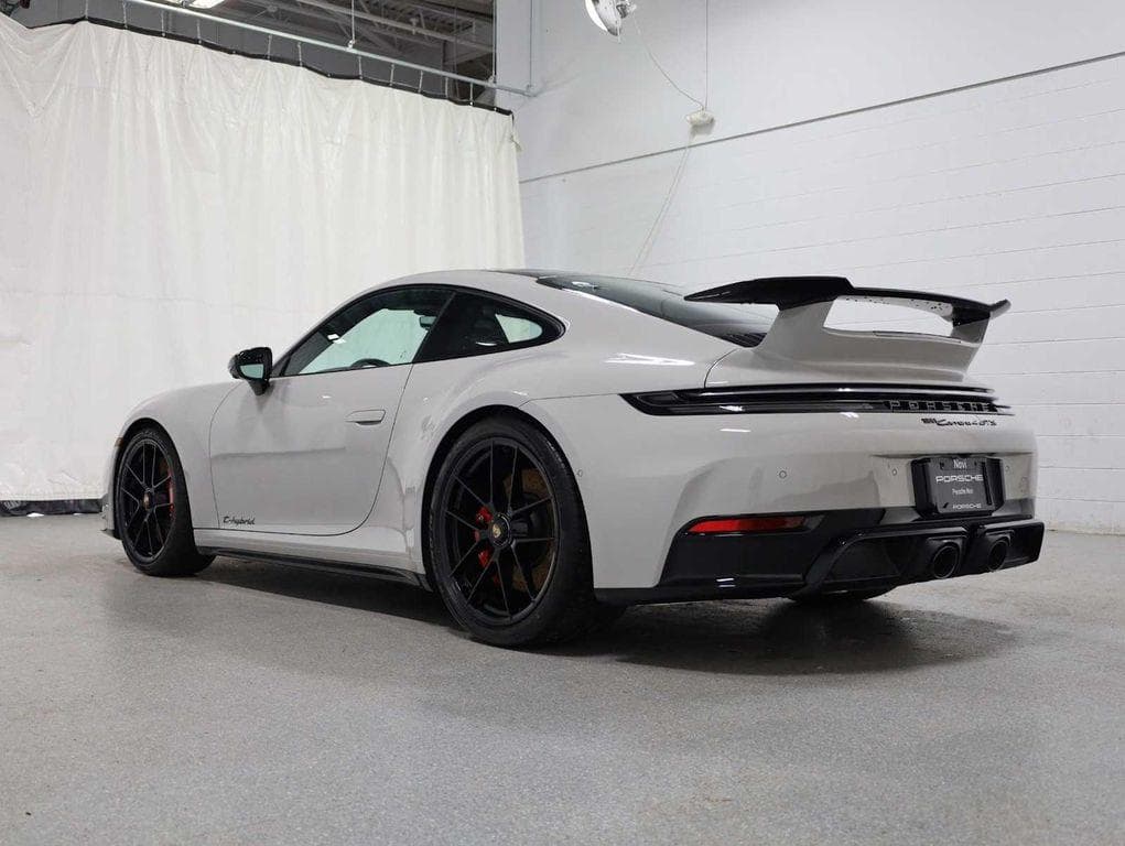 2026 Porsche 911 photo 4