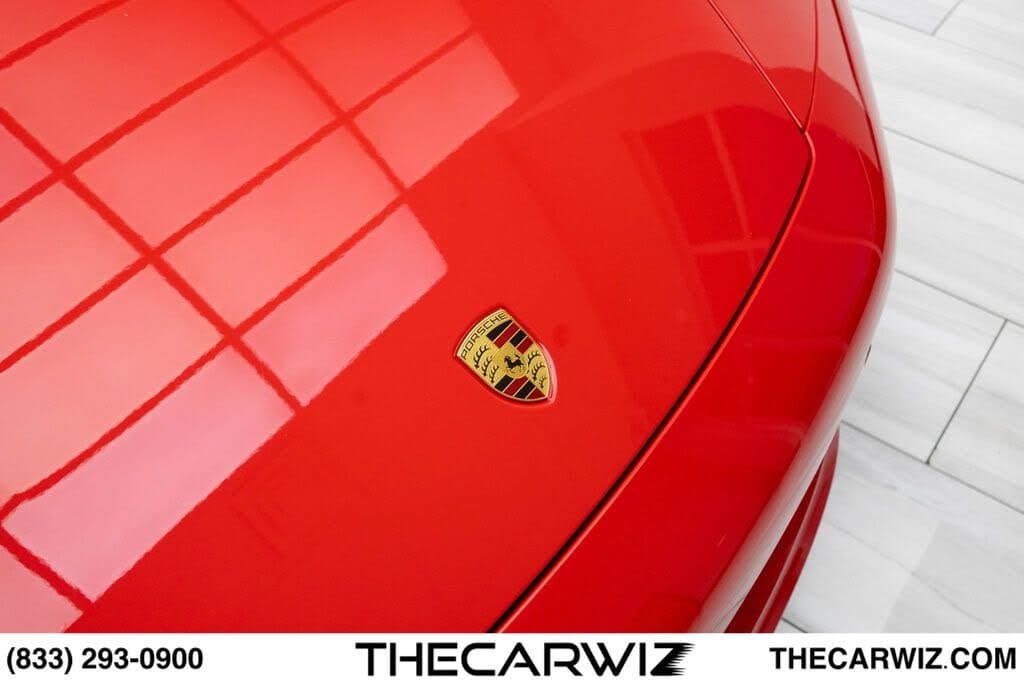 2023 Porsche 911 photo 3