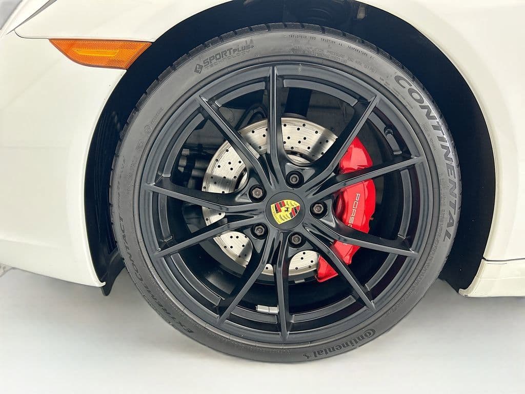 2019 Porsche 911 photo 2