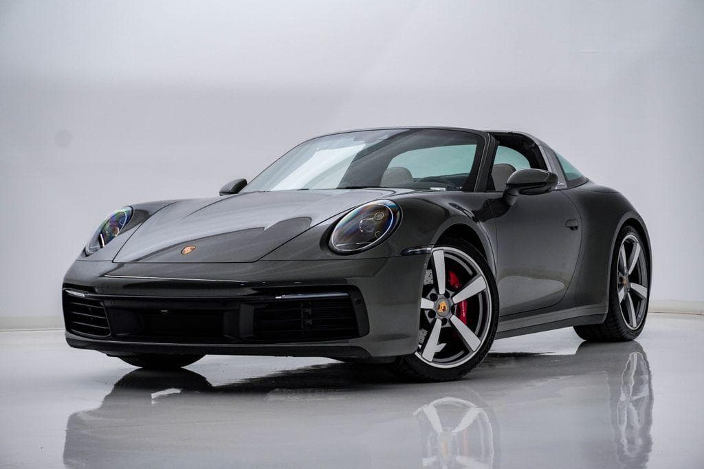 2024 Porsche 911 photo 2