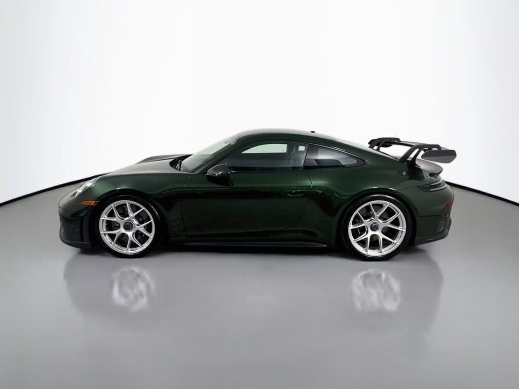 2025 Porsche 911 photo 2