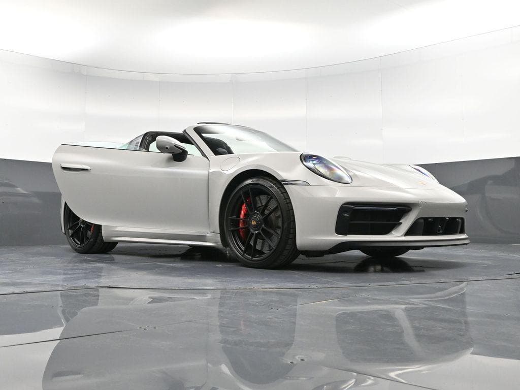 2023 Porsche 911 photo 3