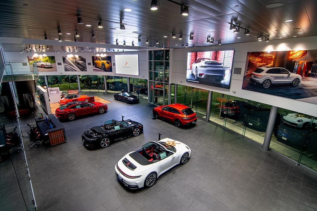 2024 Porsche 911 photo 2