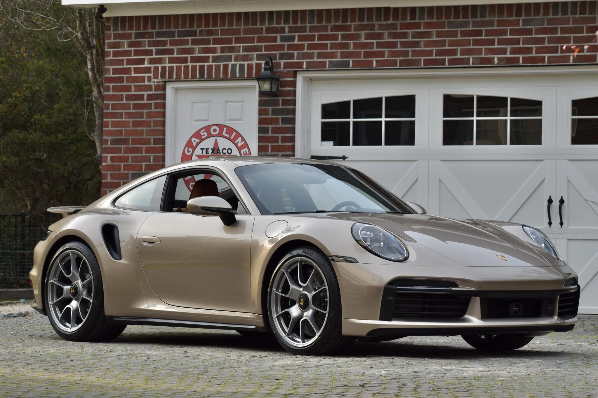 2024 Porsche 911 photo 2