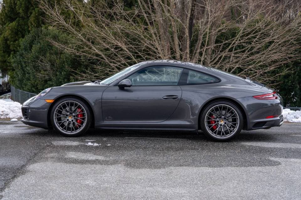 2019 Porsche 911 photo 2