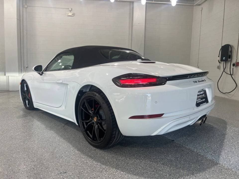 2024 Porsche Boxster photo 2