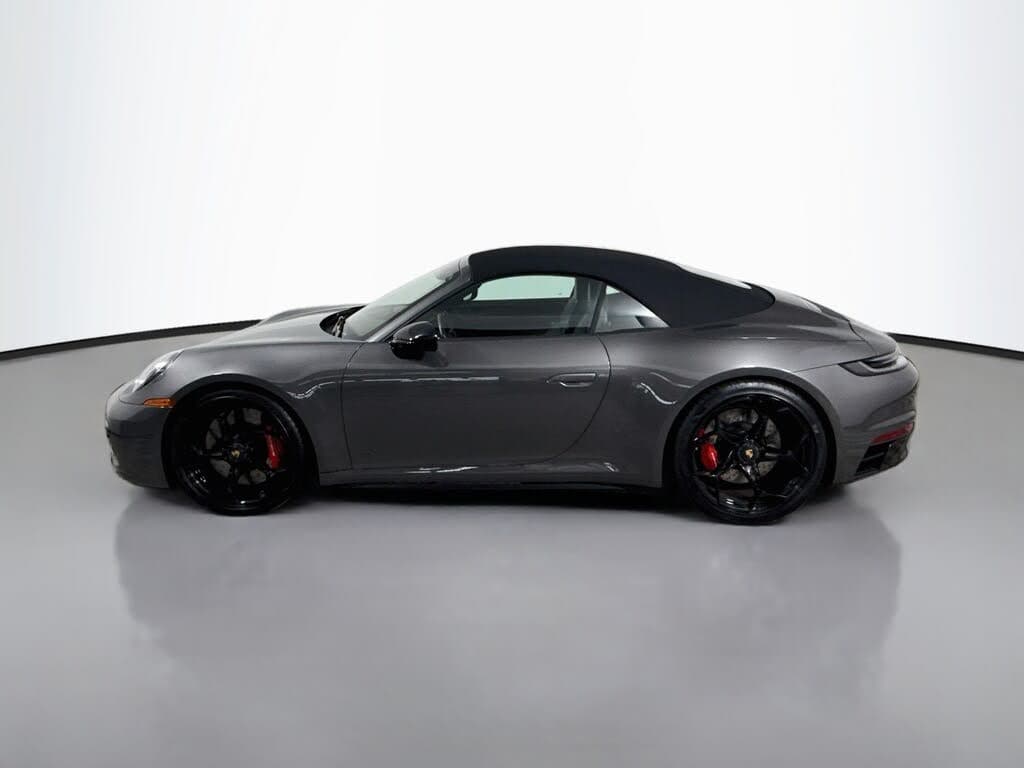 2024 Porsche 911 photo 2