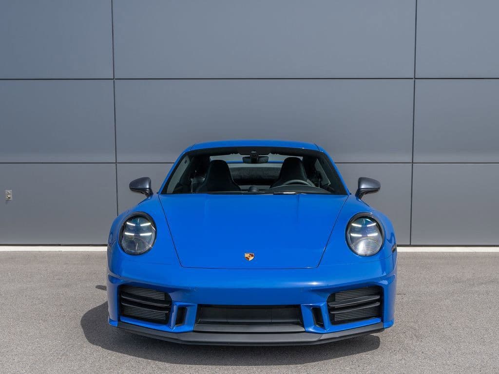 2025 Porsche 911 photo 3
