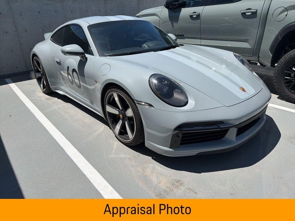 2023 Porsche 911 photo 2