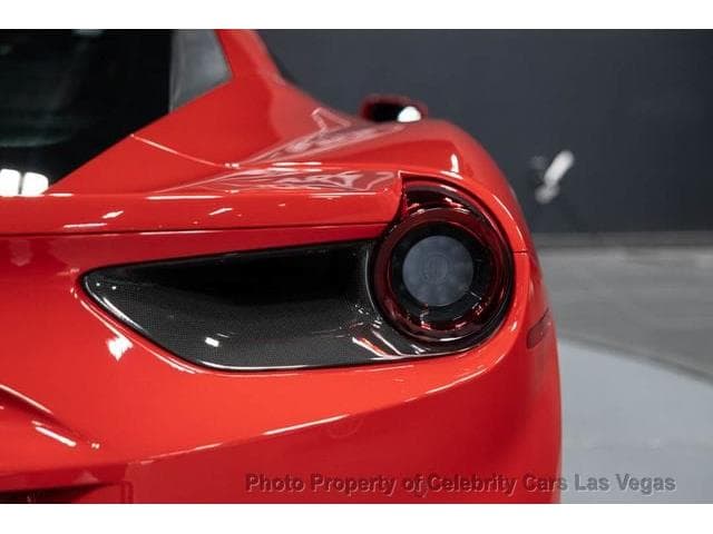 2019 Ferrari 488 photo 3