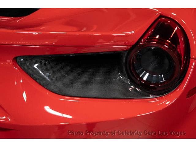 2019 Ferrari 488 photo 4