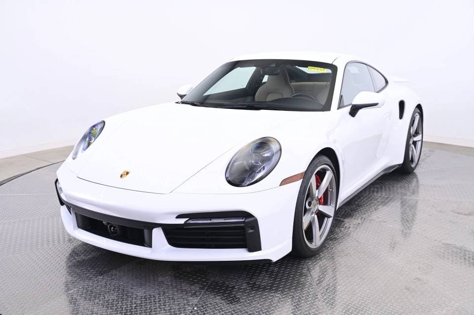 2024 Porsche 911 photo 2