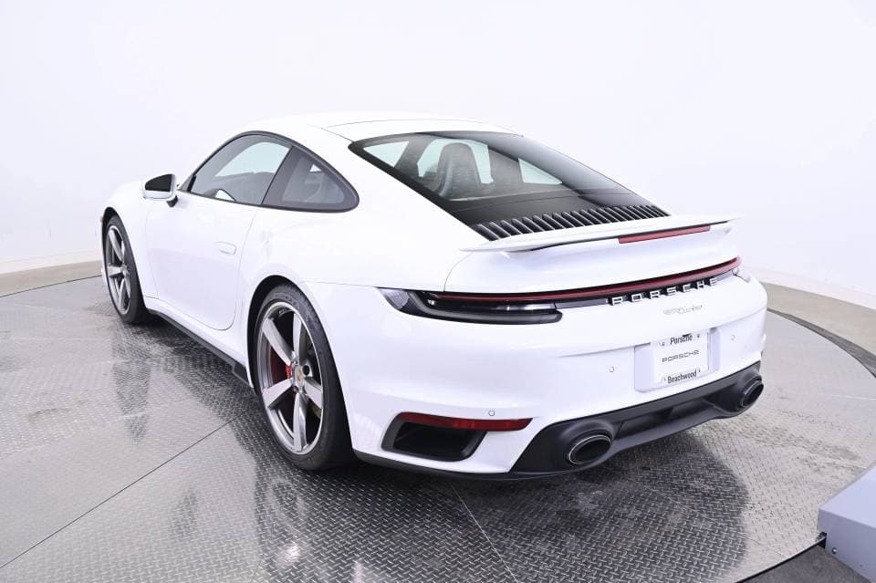 2024 Porsche 911 photo 3