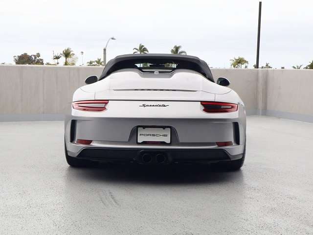 2019 Porsche 911 photo 2