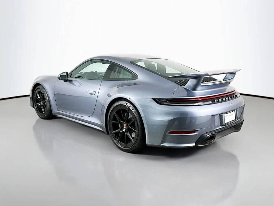 2025 Porsche 911 photo 4