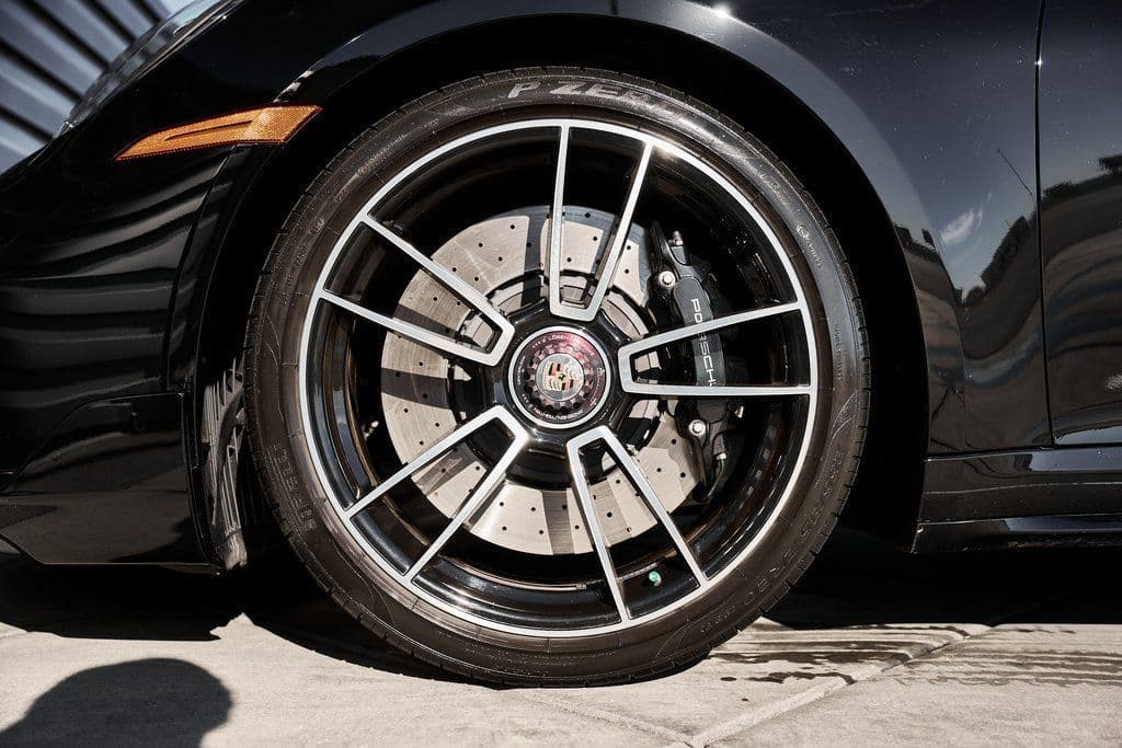 2024 Porsche 911 photo 3