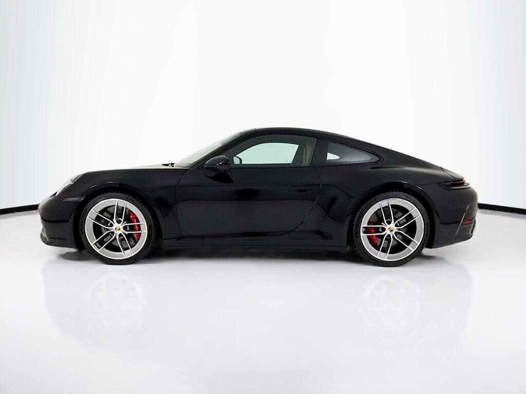 2025 Porsche 911 photo 3