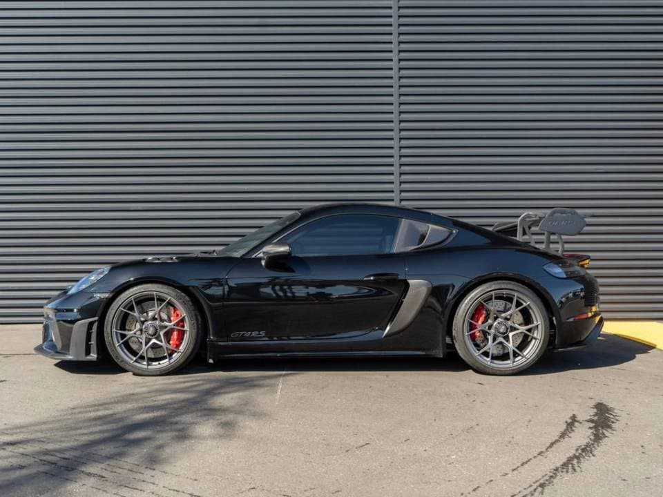 2025 Porsche Cayman photo 3
