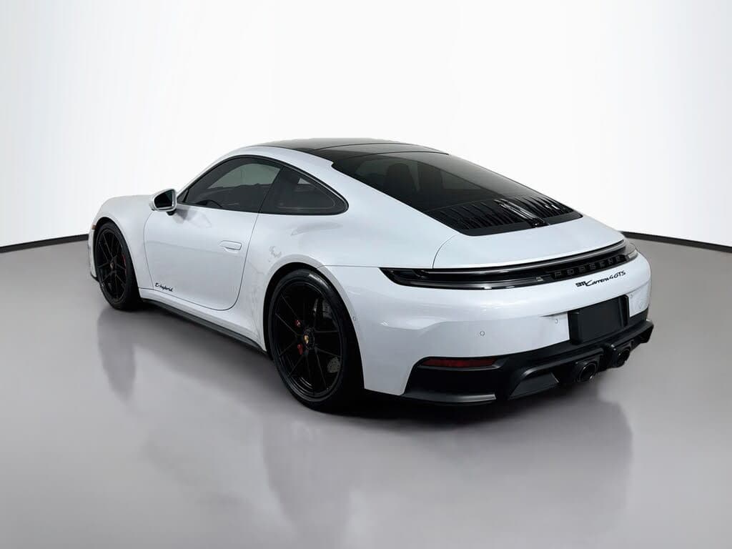 2025 Porsche 911 photo 3
