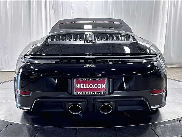 2025 Porsche 911 photo 3